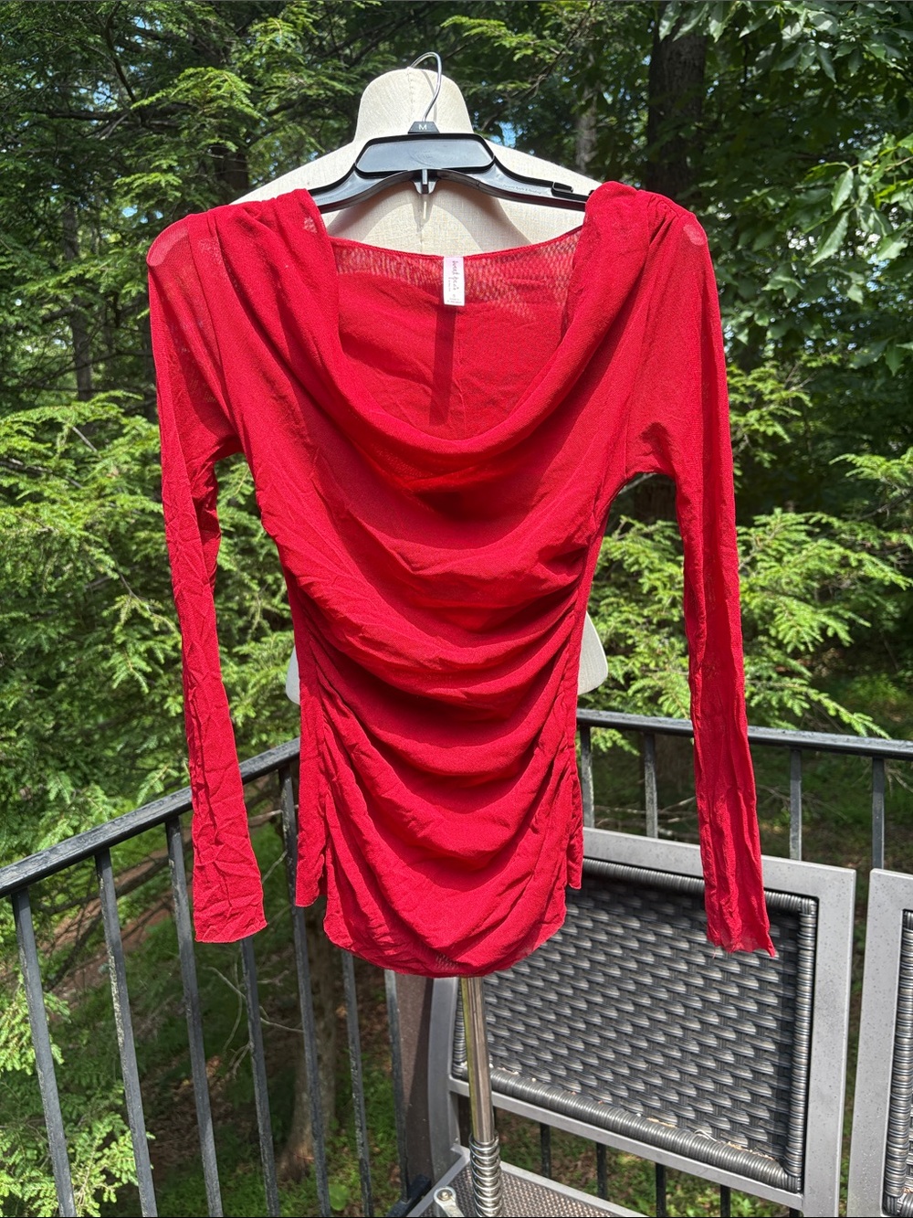 Sweet Pea Red lightweight see-through mesh Long-Sleeve Women’s Top sz S
